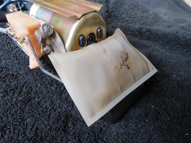 CoupeFuelPump3.jpg