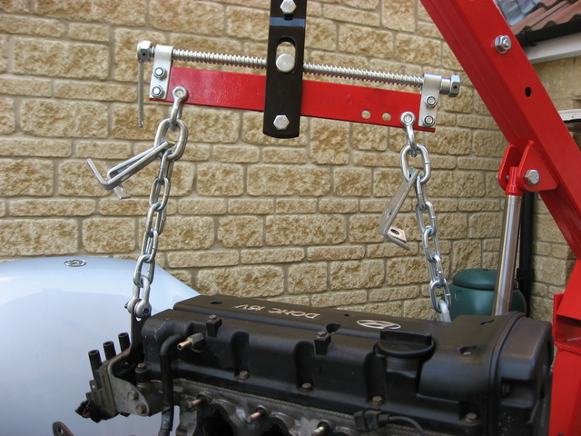 Load leveller close-up