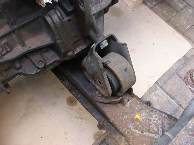 Front engine mount